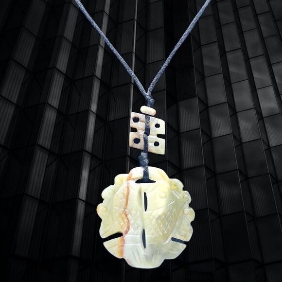 Vintage/Antique Jadeite/Jade Chinese Koi Fish Pendant and Necklace - Picture 5 of 6